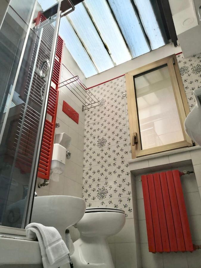 Апартаменти 8- Tourist House Bologna - Light House - Self Check-In Екстер'єр фото