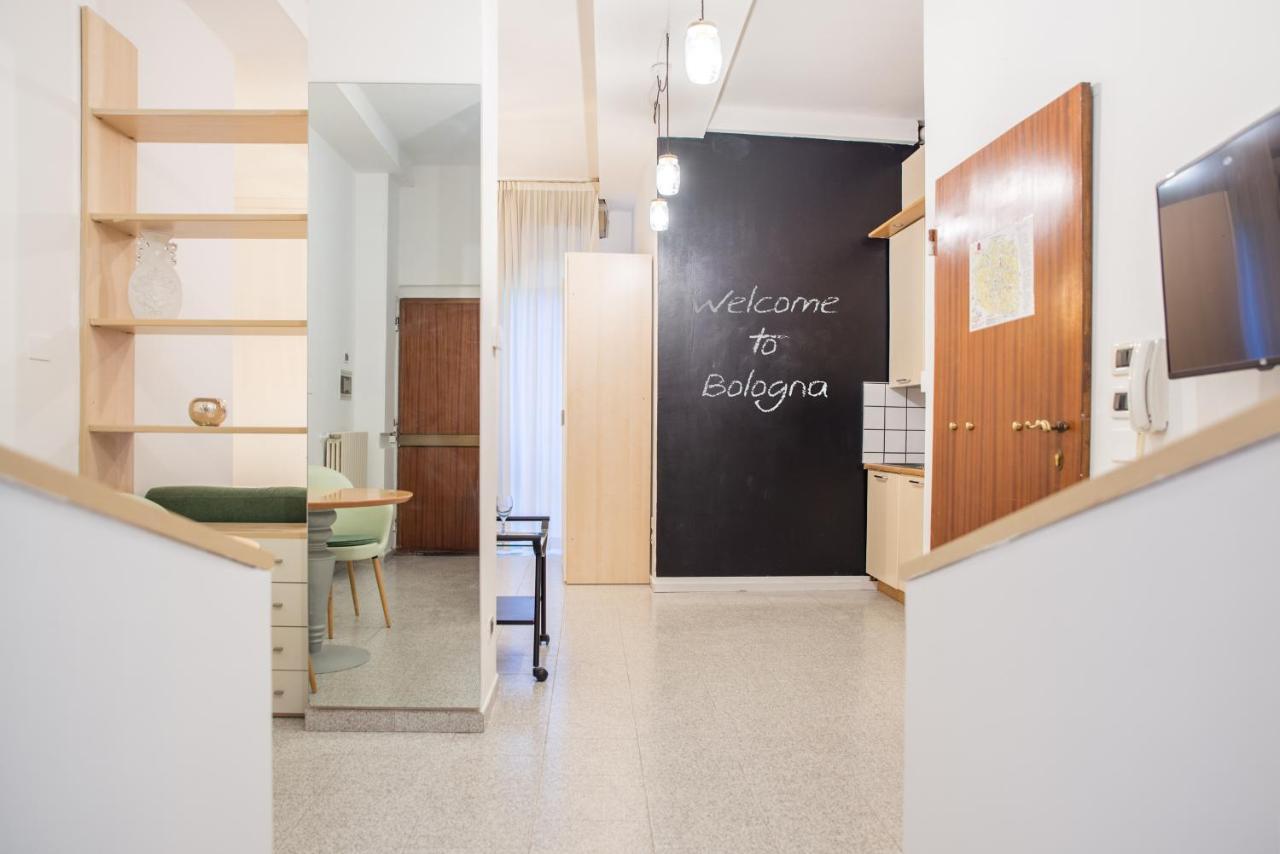 Апартаменти 8- Tourist House Bologna - Light House - Self Check-In Екстер'єр фото