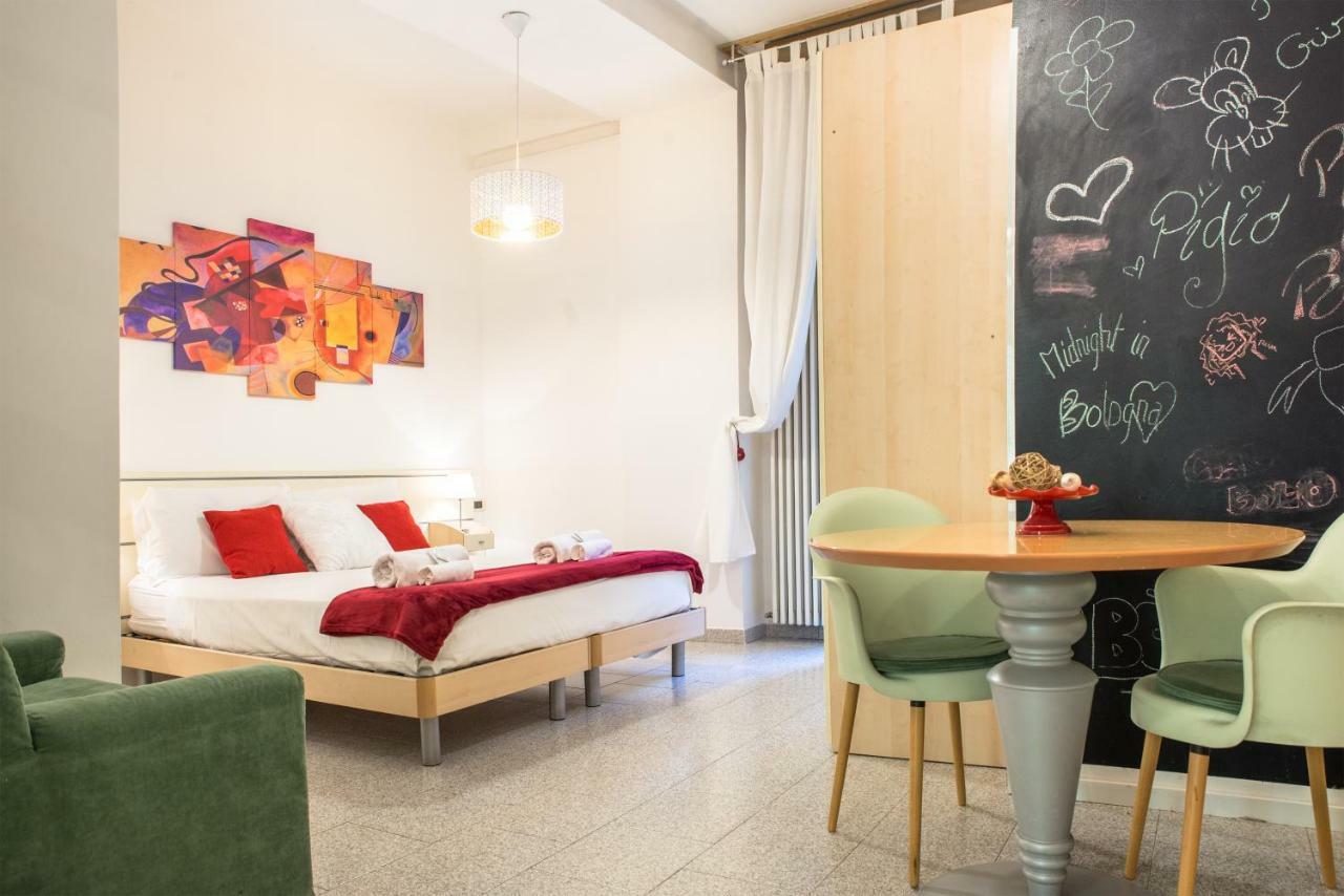 Апартаменти 8- Tourist House Bologna - Light House - Self Check-In Екстер'єр фото